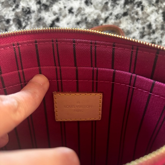 Louis Vuitton Neverfull MM Pouch only - Picture 3 of 5